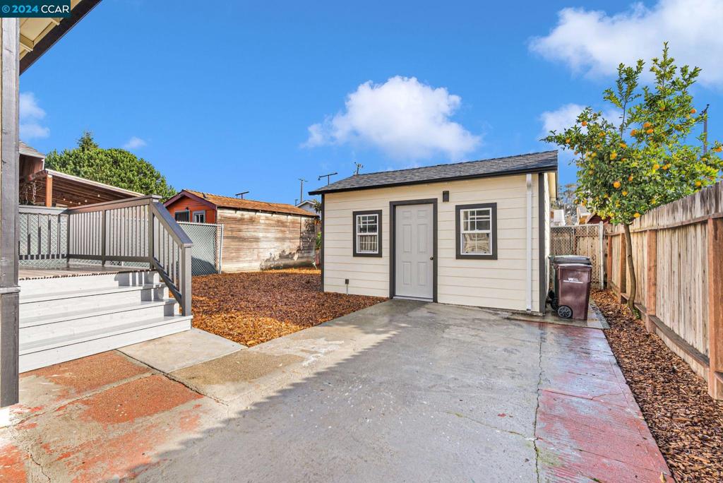 EASTMONT AREA - Residential