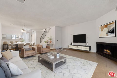 Photo of 848 15th Street #2, Santa Monica, CA 90403 (MLS # 26993741)