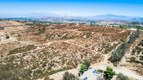 1 Olive Menifee CA 92584