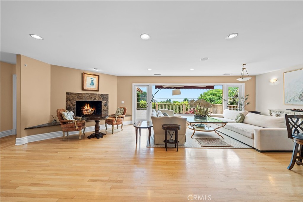 2129 Palos Verdes Drive W