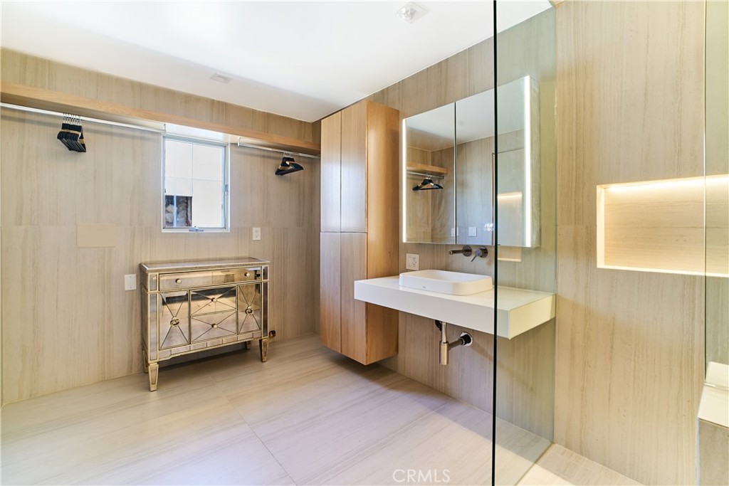 1119 Crestview Drive A
