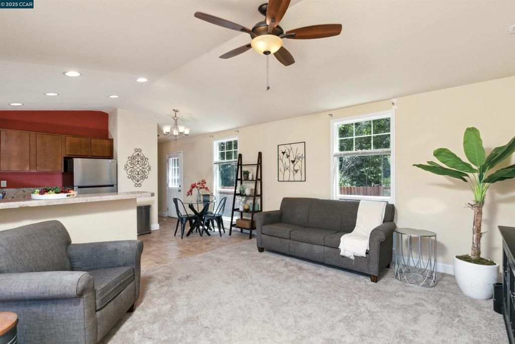 BRIONES - Residential