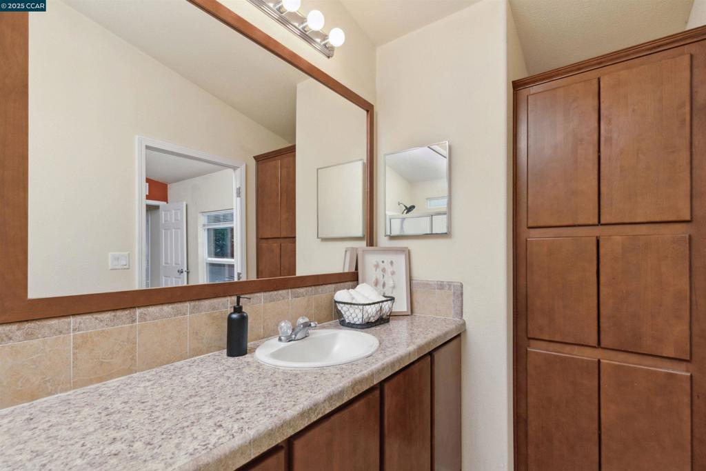 BRIONES - Residential