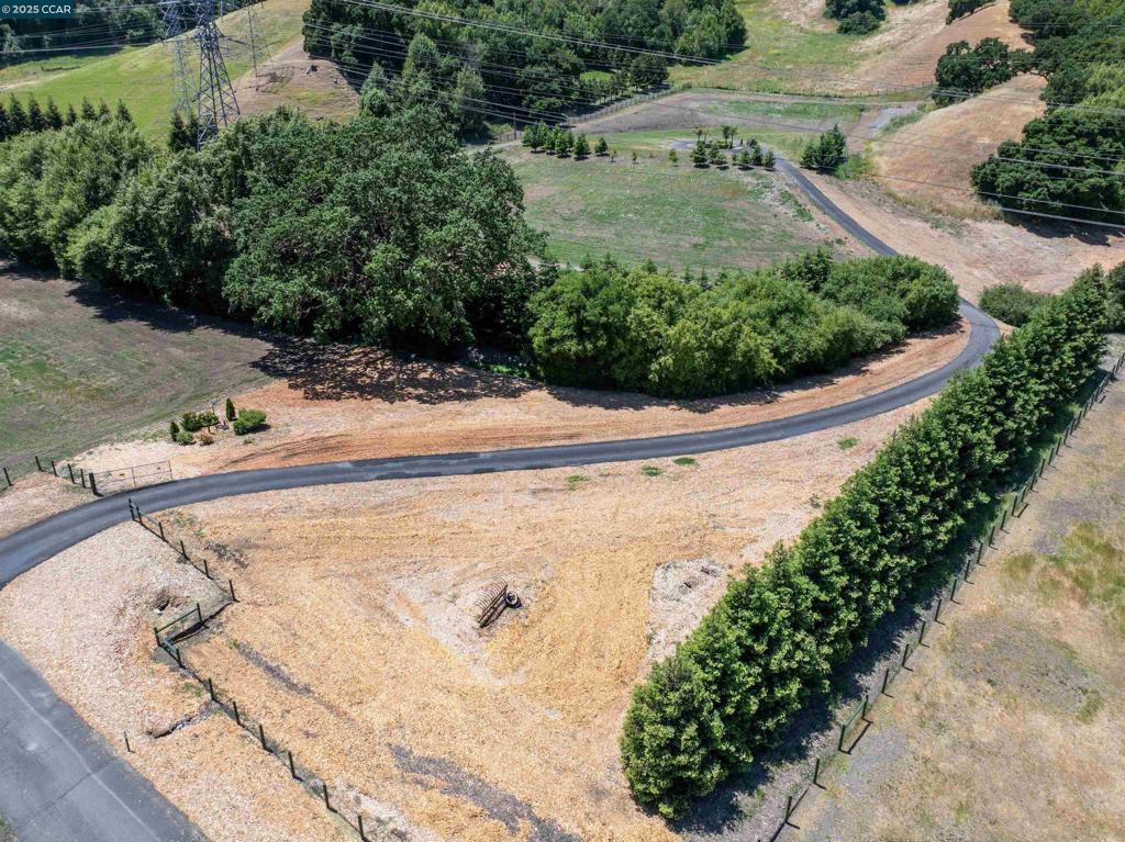 BRIONES - Residential