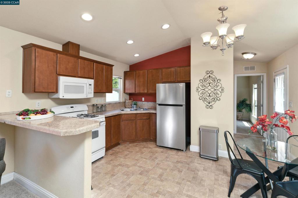 BRIONES - Residential