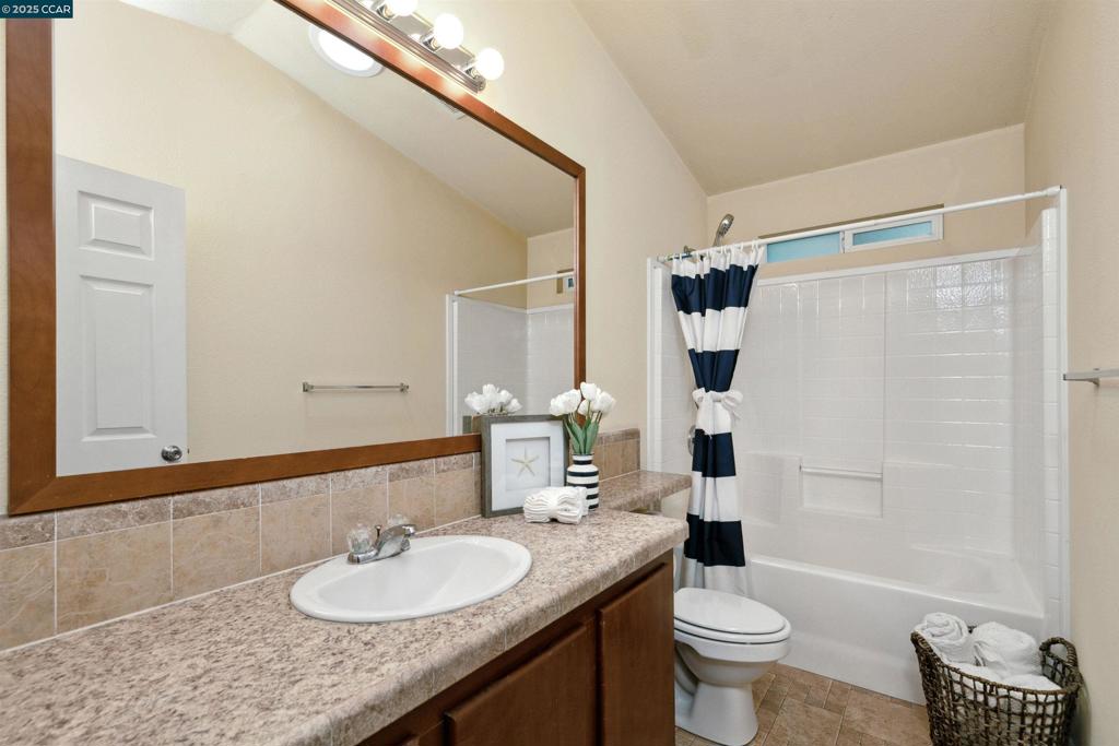 BRIONES - Residential