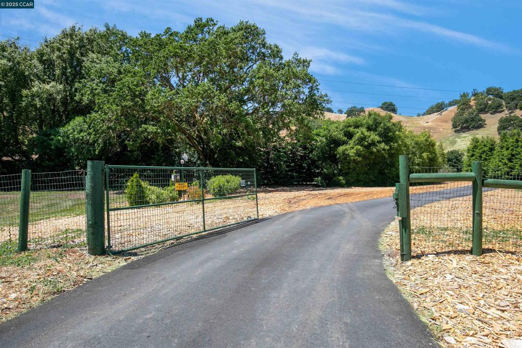 BRIONES - Residential