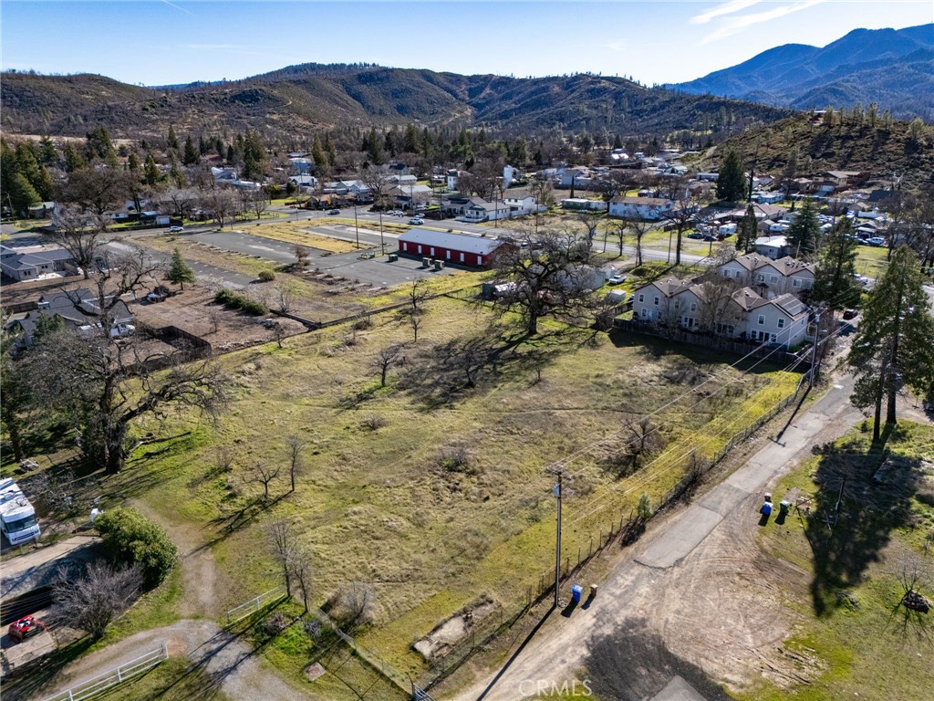 Opportunity knocks! This is your chance to own over an acre of flat, usable land in the heart of Middletown. Zoned R2 and offering incredible flexibility, this property is a blank canvas with real estate potential that’s hard to beat. Already equipped with one water and sewer hookup, the parcel can be potentially be subdivided into up to five lots—with the opportunity for more.
Developers and investors, take note: build two units per lot for a 10–12 unit rental portfolio and enjoy consistent monthly income. Or sell off individual lots as separate homesites. Whether you're looking to build, invest, or hold, this is a prime opportunity in a growing community.