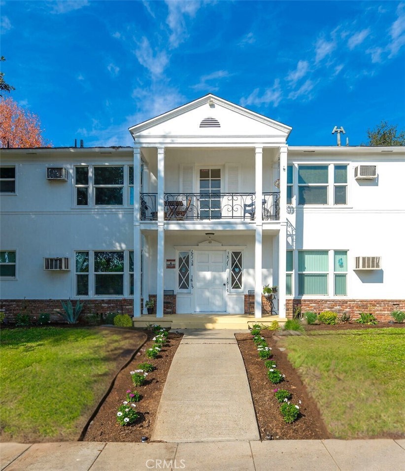 1815 E Chevy Chase Drive