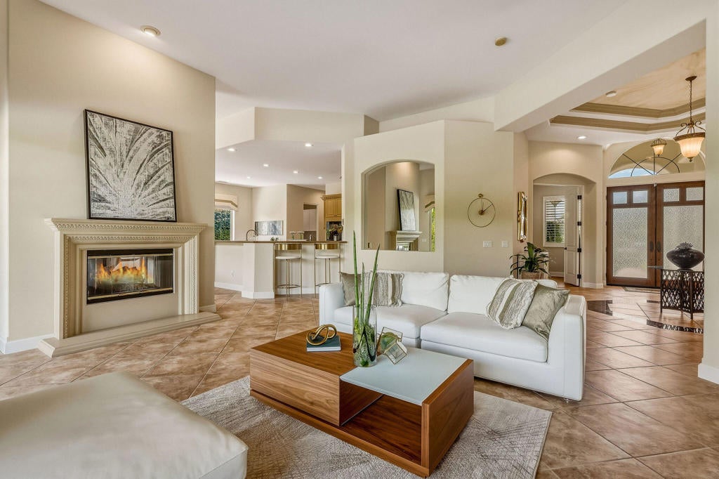 10 Porto Cielo Court