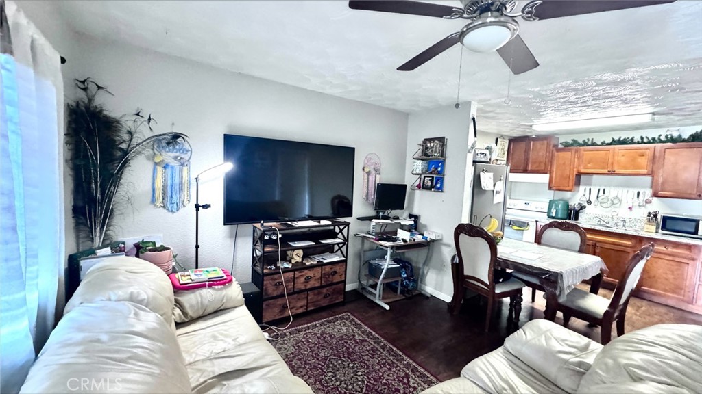 3909 Belden