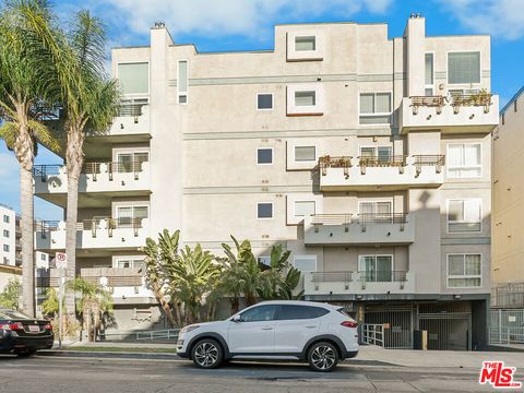 Photo of 1036 S Serrano Avenue #401, Los Angeles, CA 90006 (MLS # 26649137)