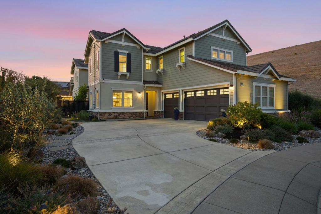 10115 Ridgeline Court