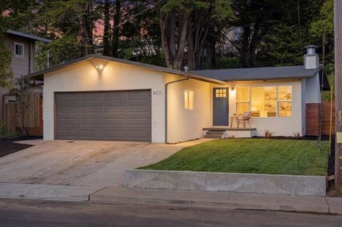 Photo of 623 Miller Avenue, Pacifica, CA 94044 (MLS # ML82038376)