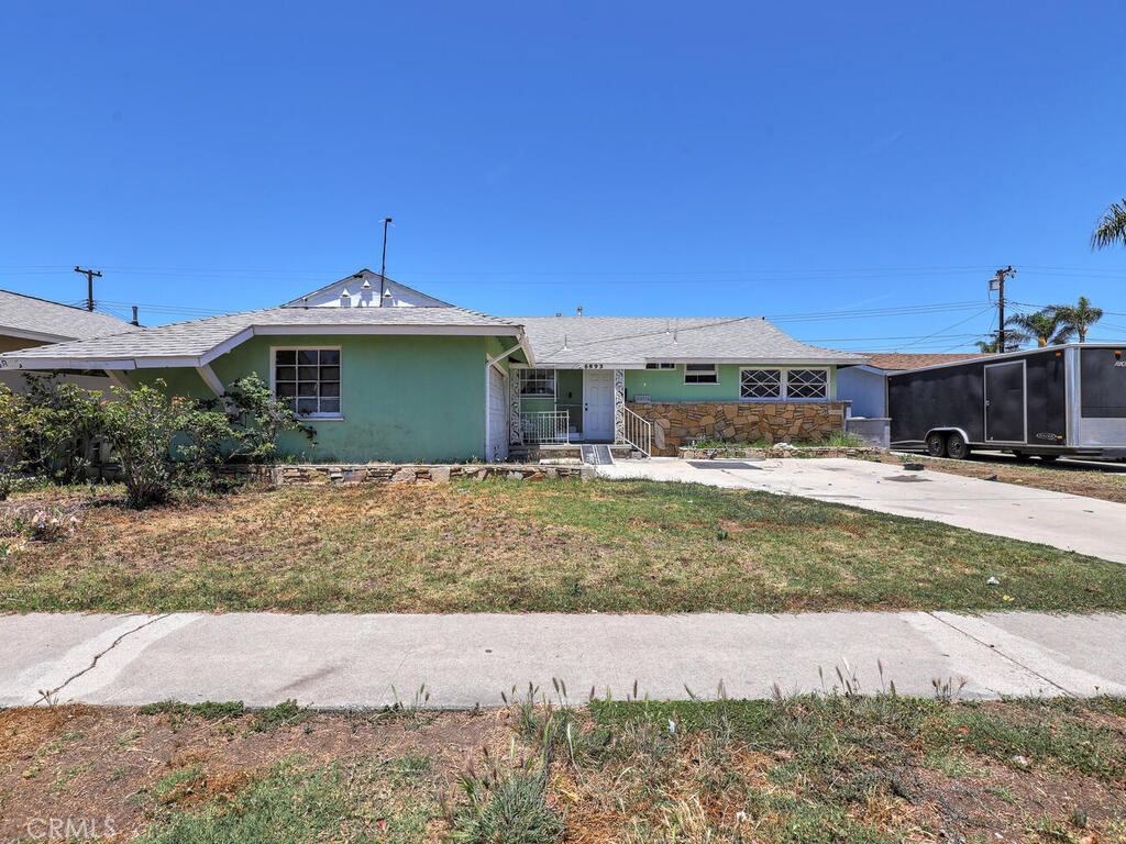 6893 San Bruno Dr