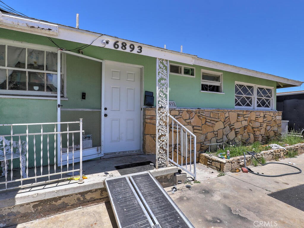 6893 San Bruno Dr