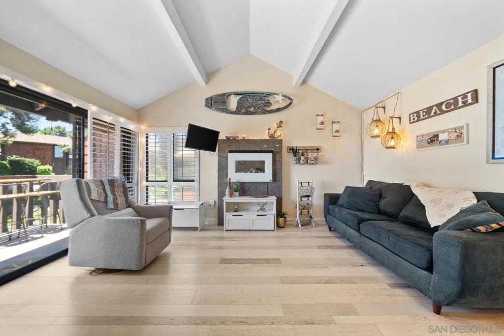 2459 Caminito Ocean Cv