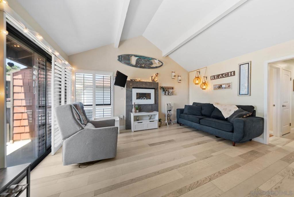 2459 Caminito Ocean Cv