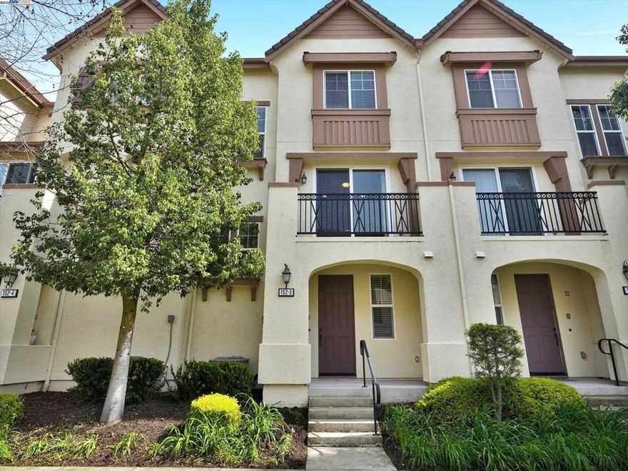 Light and Bright unit with attached two-car garage (side by side). Dining area, living room with balcony, and half bath on the main level, plus a spacious family room. Two primary suites are located on the second floor.  2 Car Garage side by Side, 1/2 bath in family Room.   This home features an open floor plan with a kitchen/living room combo, a primary suite with double sinks and a large closet with organizers, and a separate laundry room apart from the garage.  Enjoy the wonderful amenities in the desirable Montage neighborhood — gym, pool, spa, clubhouse, and playground. Close to trails, park, dog park, golf course, college, downtown Livermore, award-winning wineries, and all that Livermore has to offer!  Easy access to ACE, BART, HWY 84, and 580. This home is a MUST SEE!