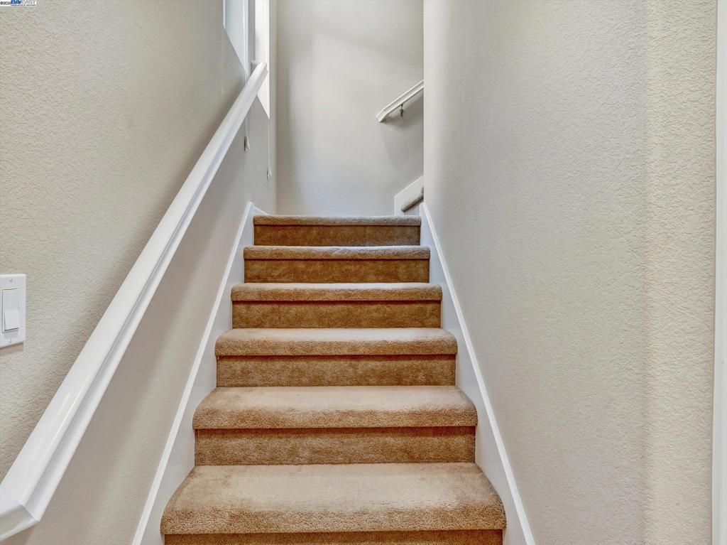 MONTAGE - Residential