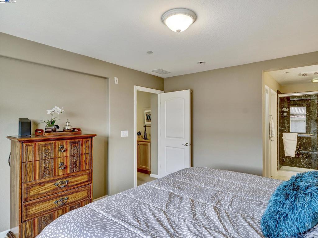 MONTAGE - Residential