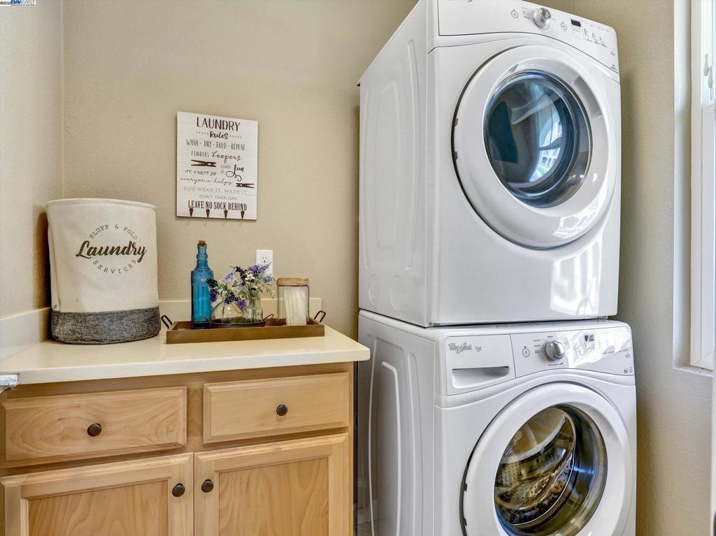 MONTAGE - Residential