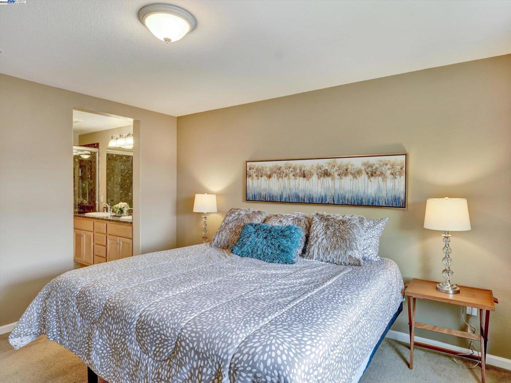 MONTAGE - Residential