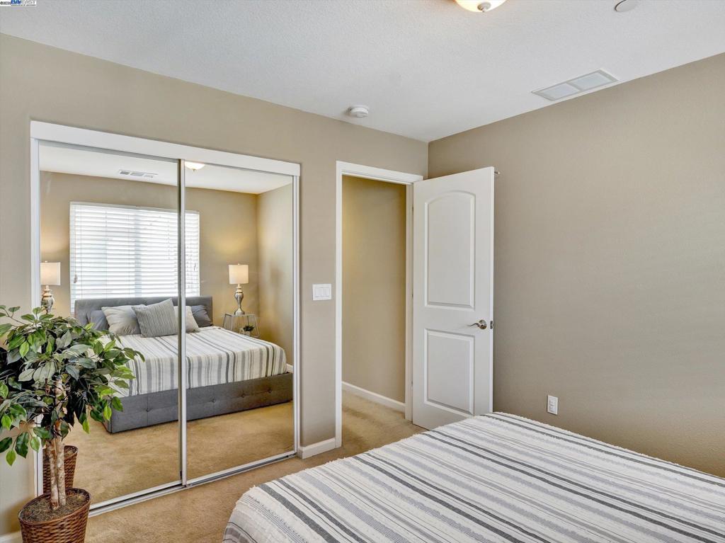 MONTAGE - Residential