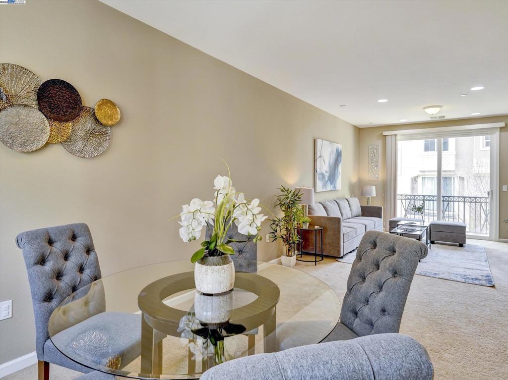 MONTAGE - Residential