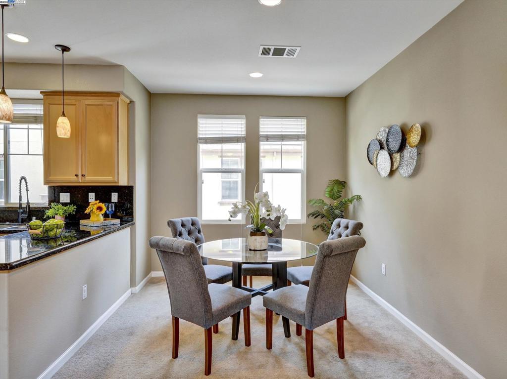 MONTAGE - Residential