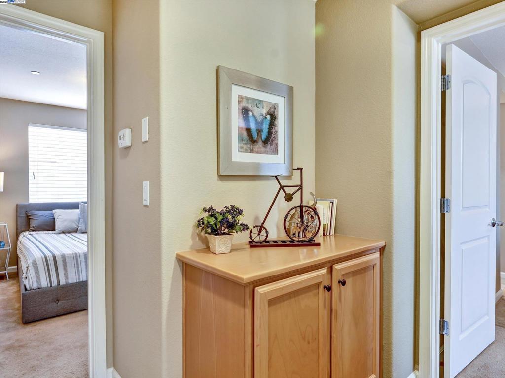 MONTAGE - Residential