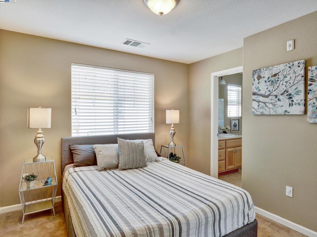 MONTAGE - Residential