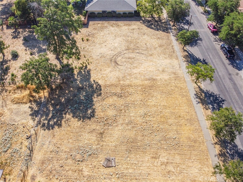 835 W 10th Street