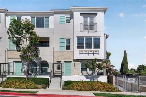 Photo of 205 S Paige Ln LN, La Habra, CA 90631 (MLS # DW26109947)