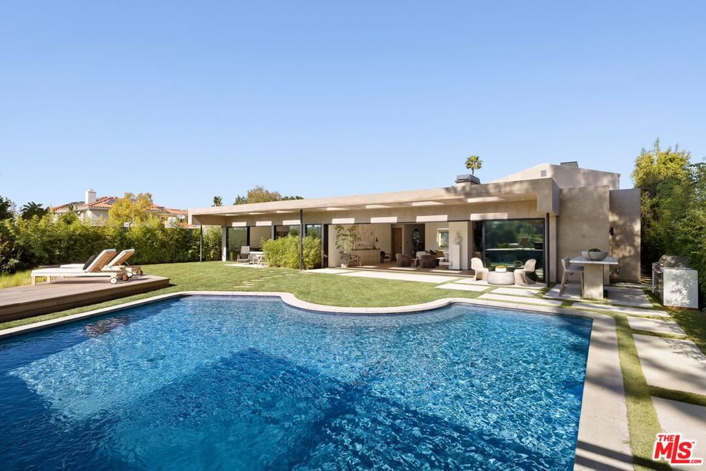 3565 Crownridge Drive