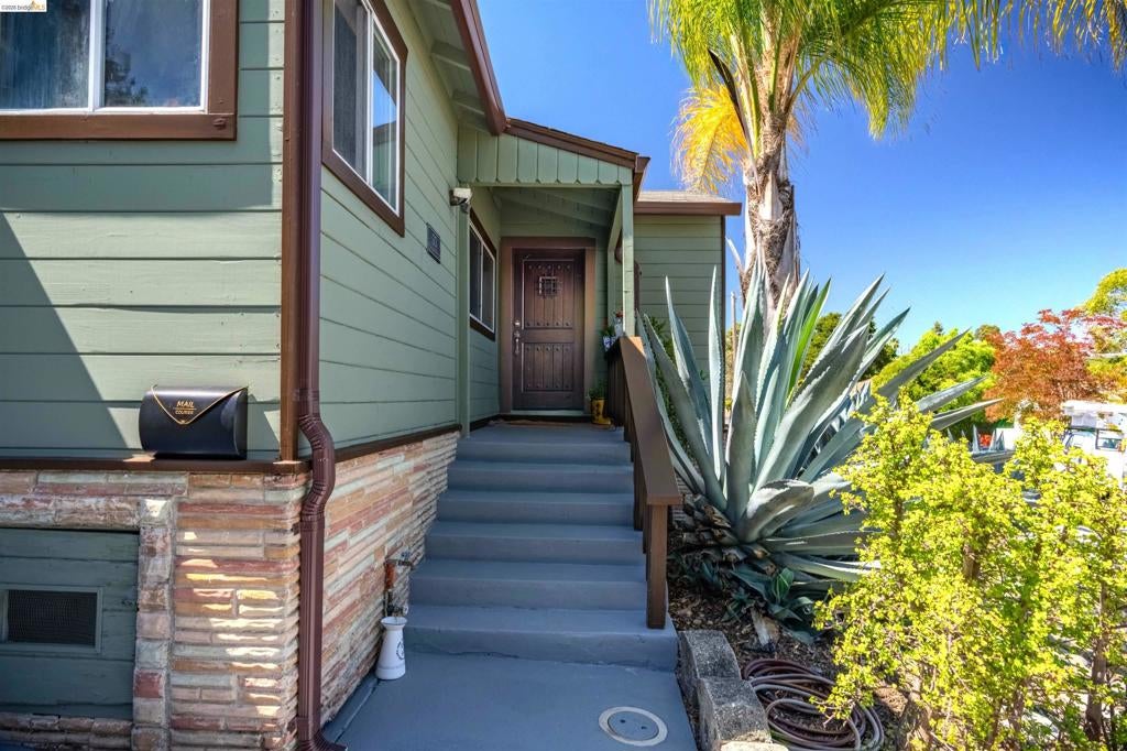 11 Fairview Ave