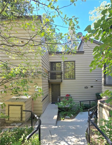 Photo of 27821 Peninsula DR N #315, Lake Arrowhead, CA 92352 (MLS # IG26102946)