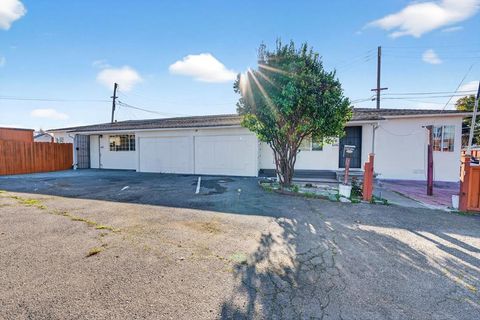 Photo of 23160 Ida Lane, Hayward, CA 94541 (MLS # ML82045957)