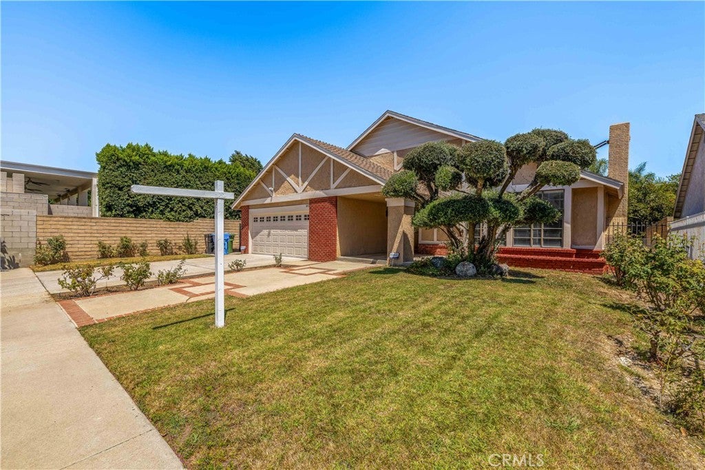 8824 Sari Avenue