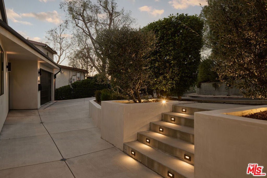 4311 Mont Eagle Place