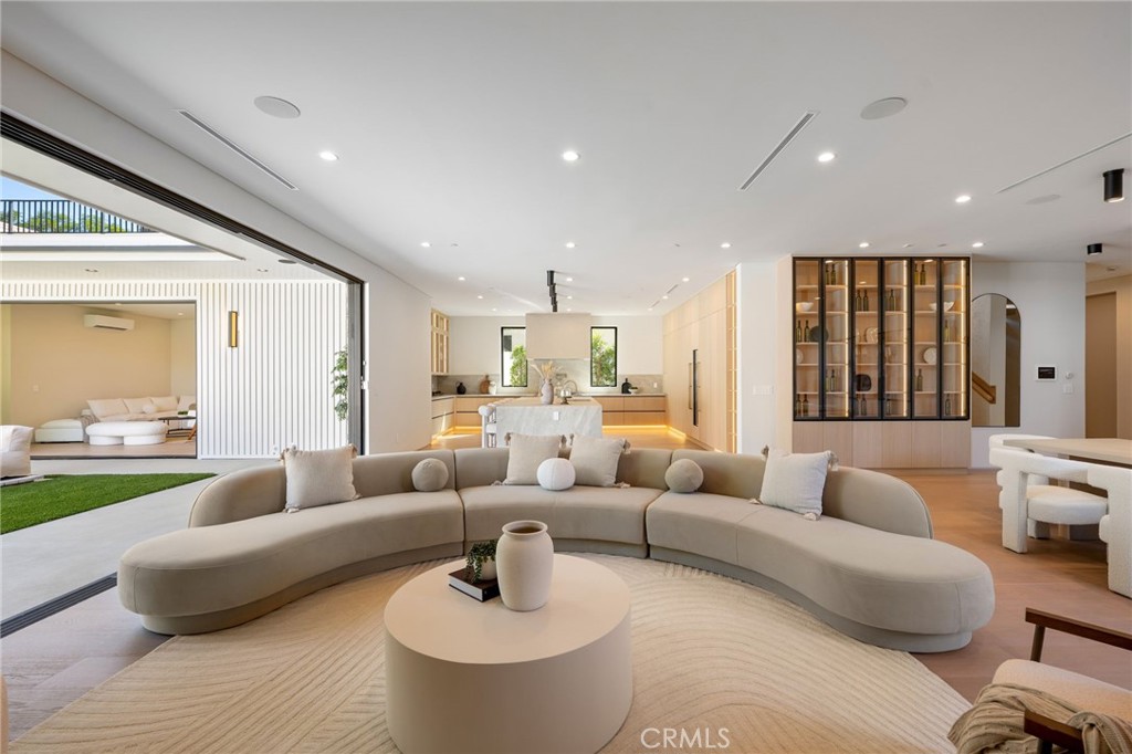 16728 Morrison Street