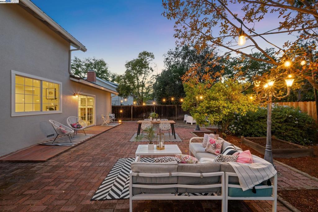 COLONY PARK - Residential