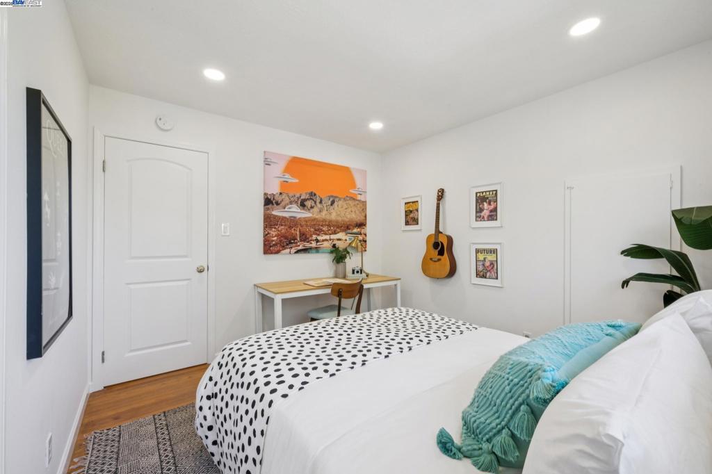 COLONY PARK - Residential