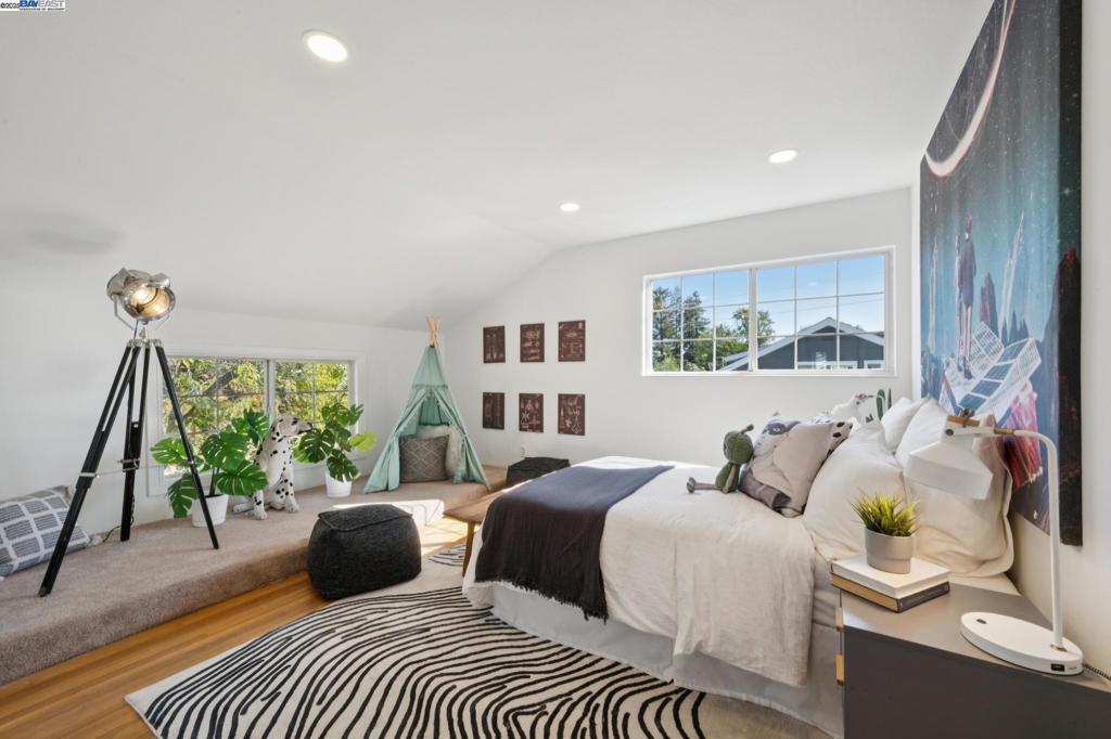 COLONY PARK - Residential