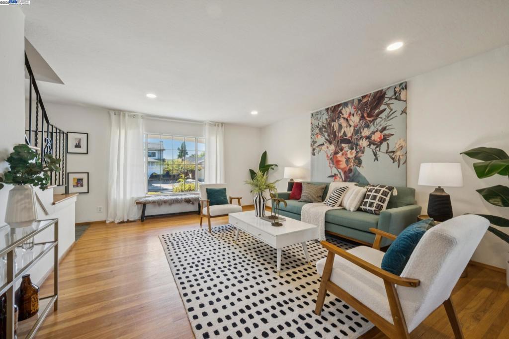 COLONY PARK - Residential