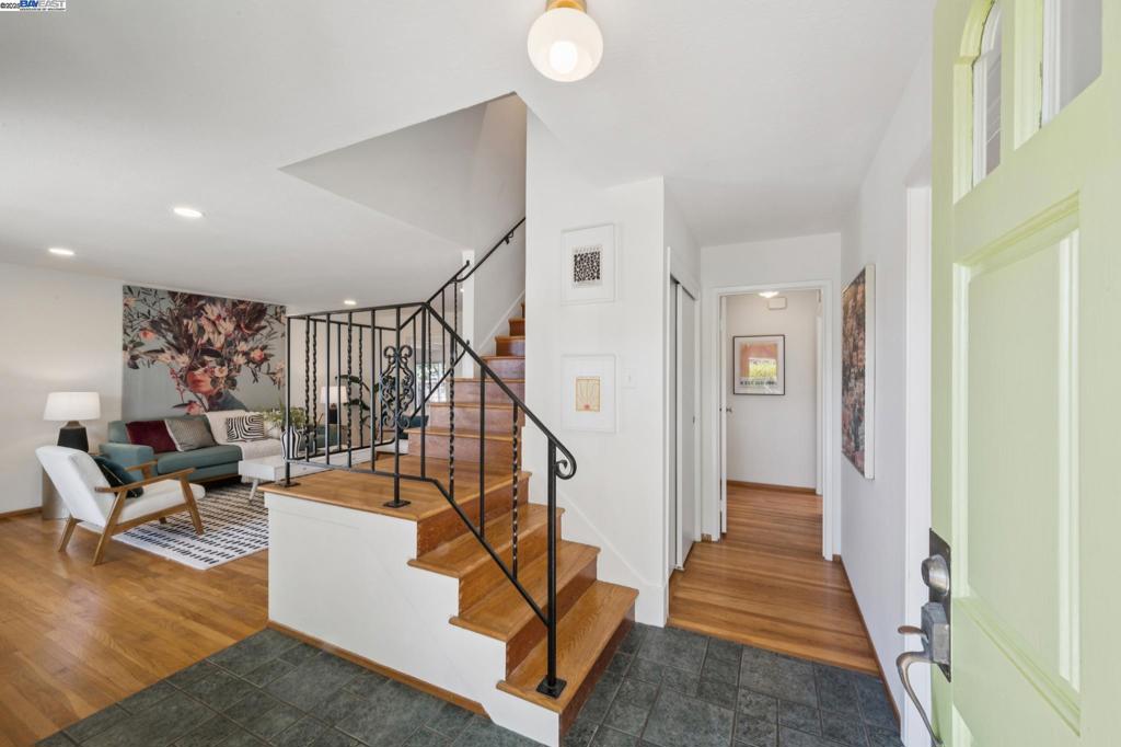 COLONY PARK - Residential
