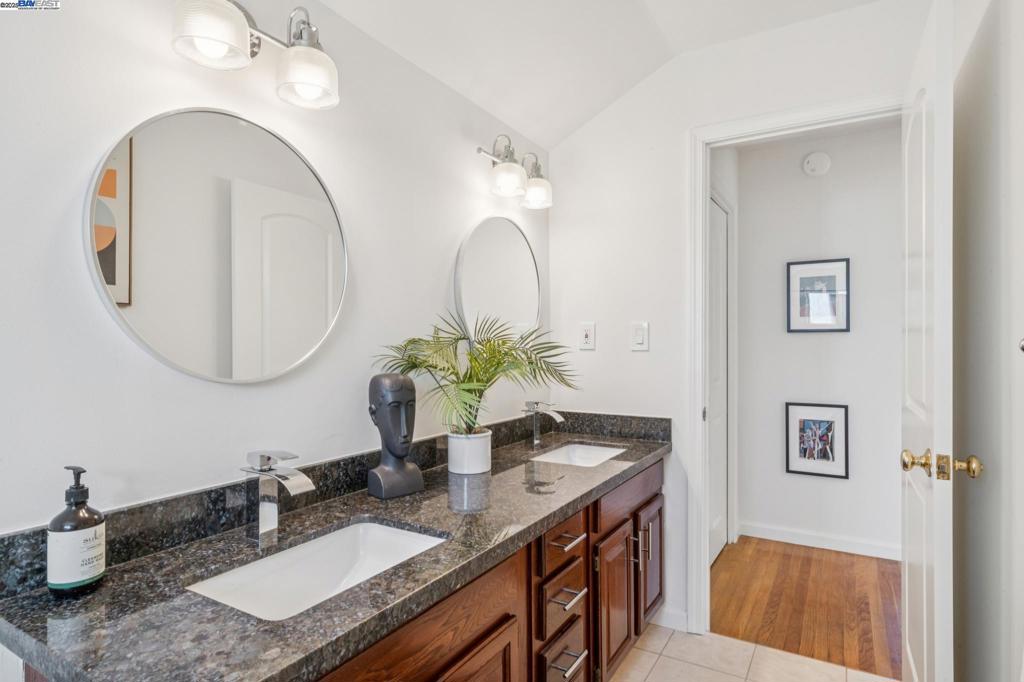 COLONY PARK - Residential