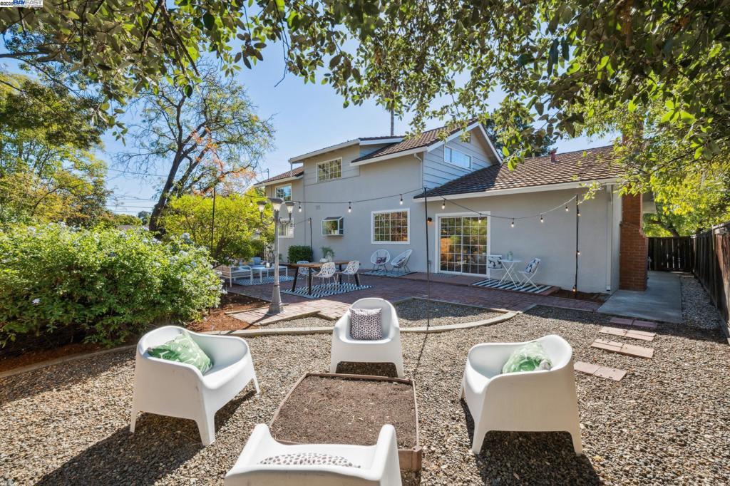 COLONY PARK - Residential