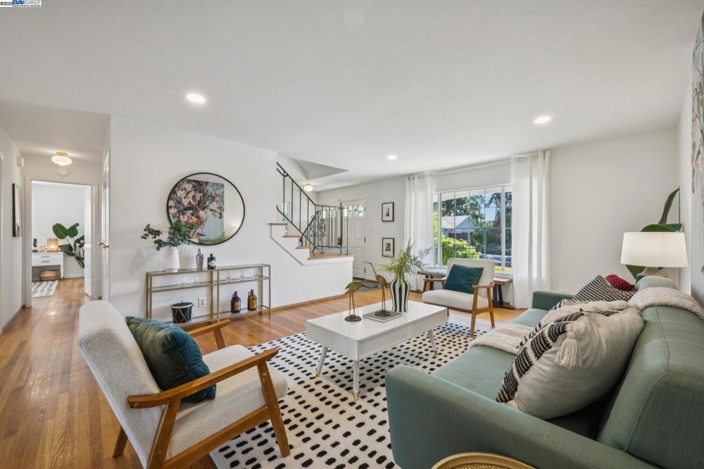 COLONY PARK - Residential