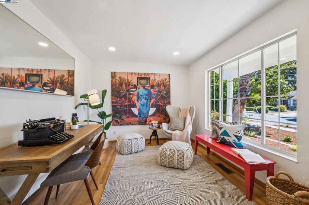 COLONY PARK - Residential